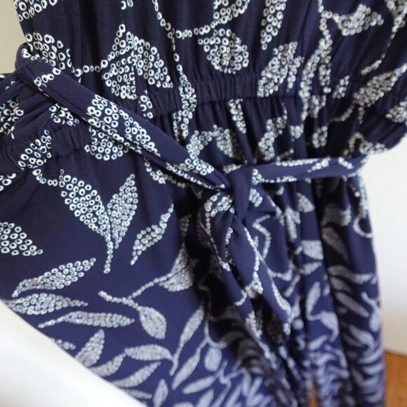 NWT Lane Bryant Perfect Kimono Sleeve V-Neck Jersey Jumpsuit Size 14/16 Leaves - Picture 9 of 16